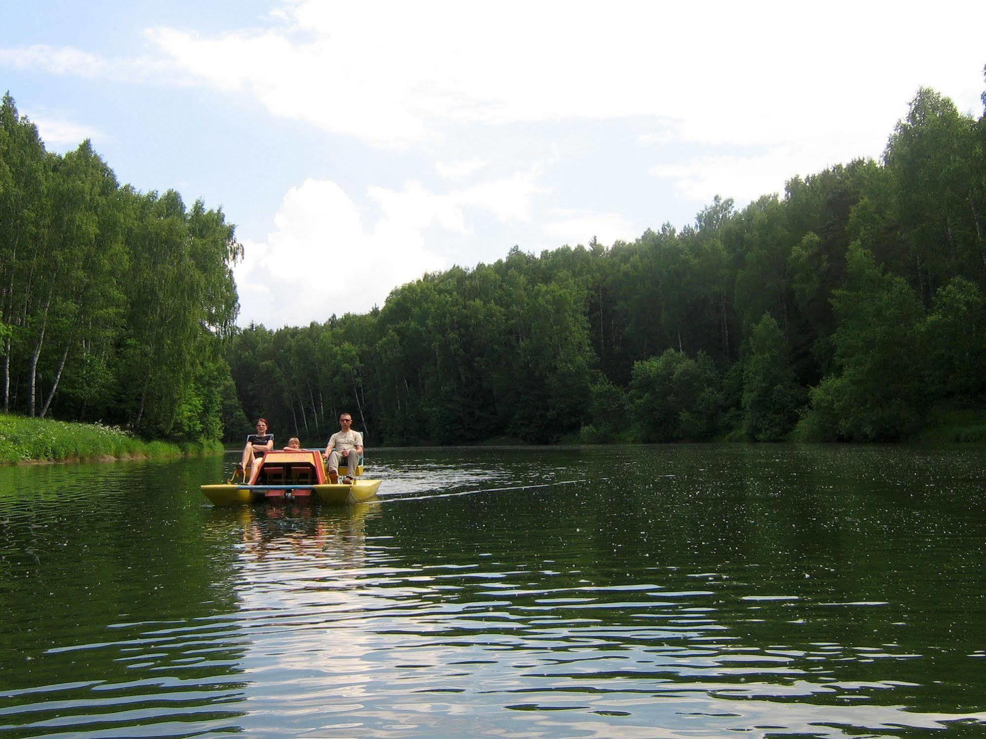 Golden Lakes Village Ardennes Boussu-lez-Walcourt Exteriör bild